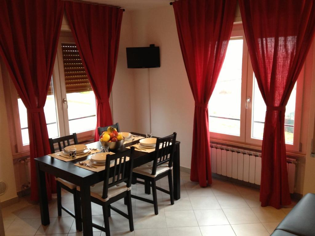 Perla Del Lago Rent Apartments Sirmione Oda fotoğraf