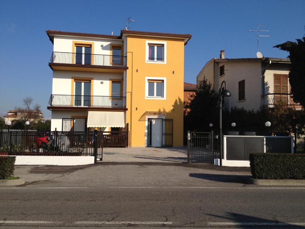 Perla Del Lago Rent Apartments Sirmione Oda fotoğraf